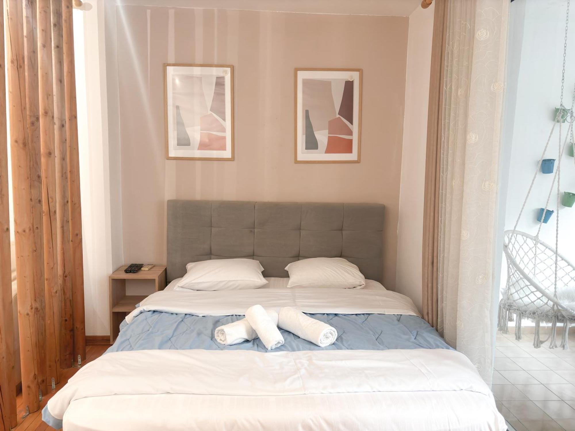 Budget Retreat Tirana & Studios Экстерьер фото