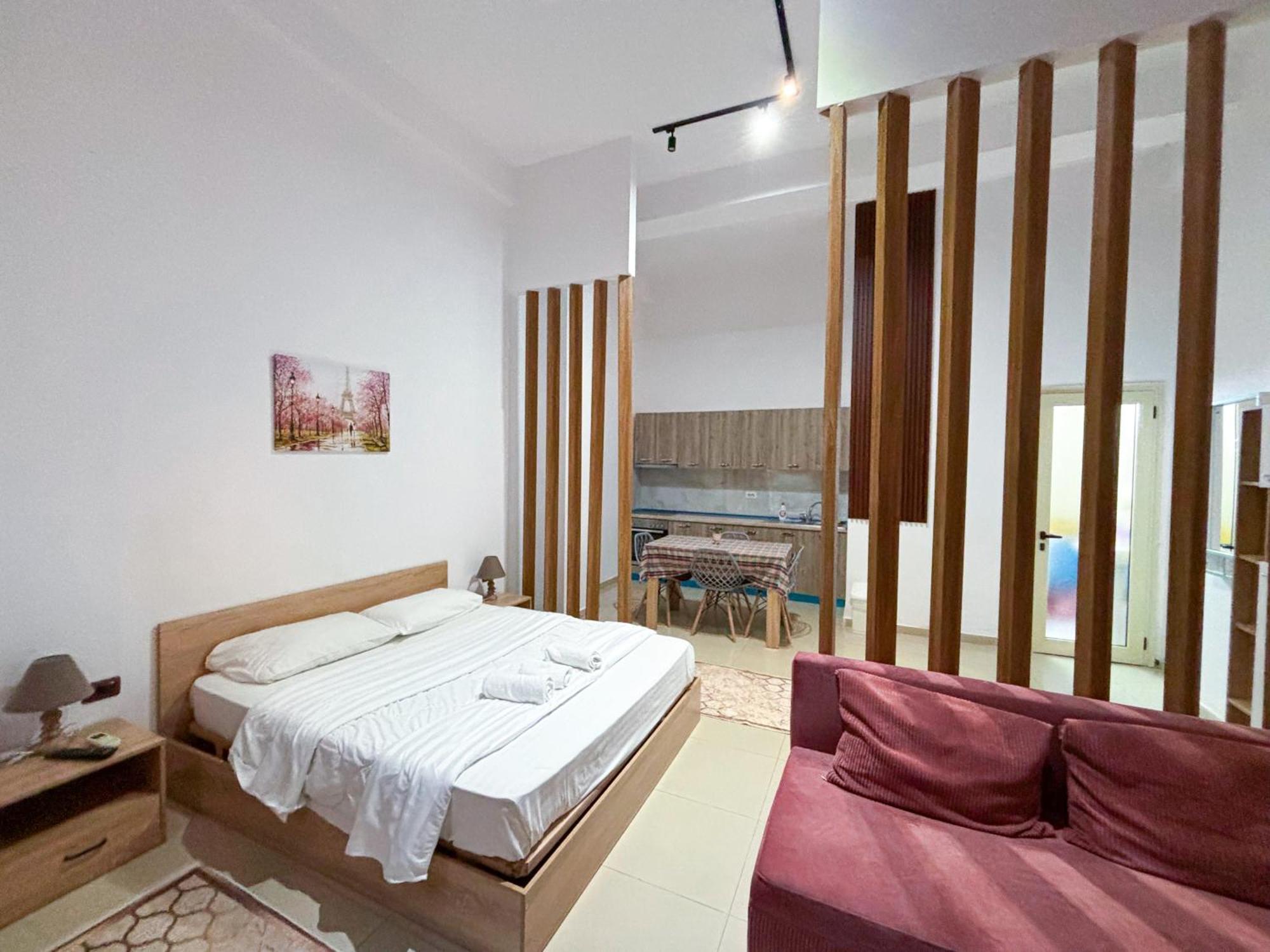 Budget Retreat Tirana & Studios Экстерьер фото