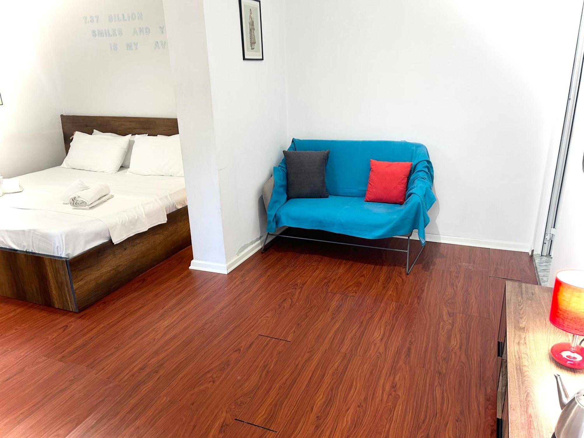 Budget Retreat Tirana & Studios Экстерьер фото