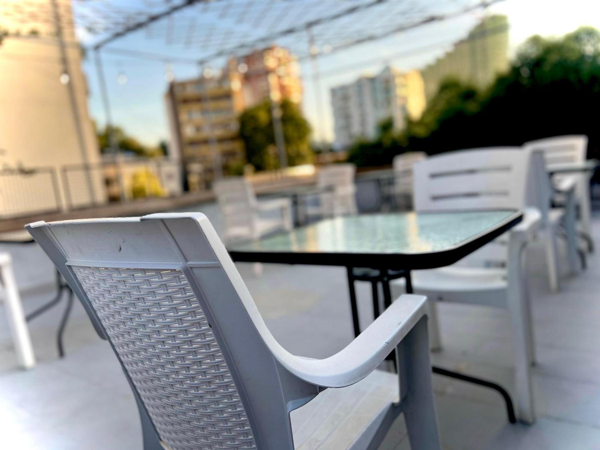 Budget Retreat Tirana & Studios Экстерьер фото