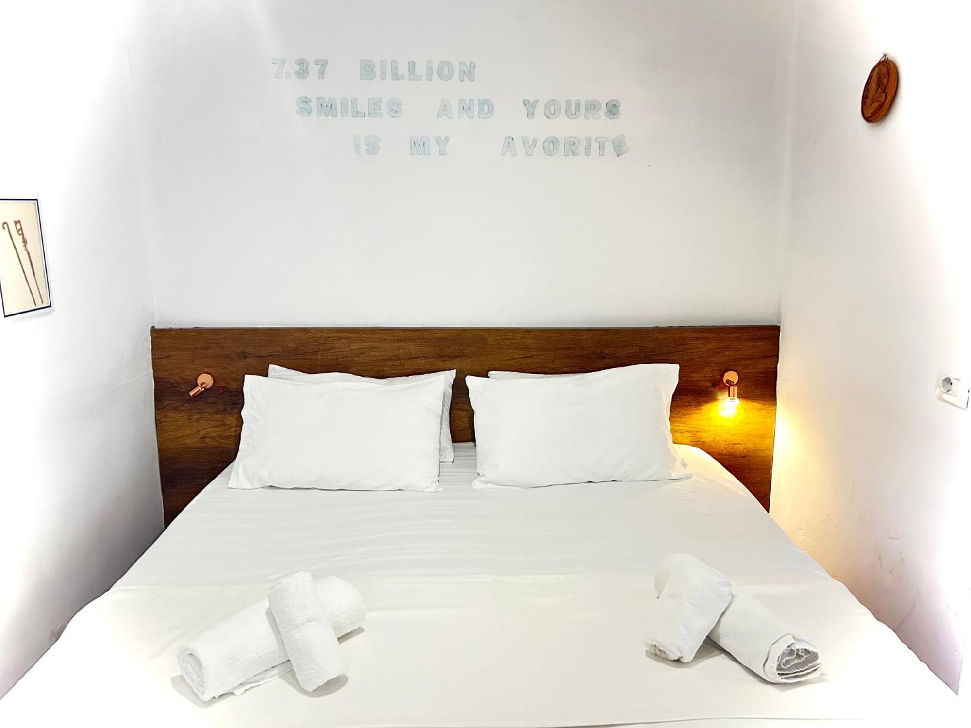 Budget Retreat Tirana & Studios Экстерьер фото