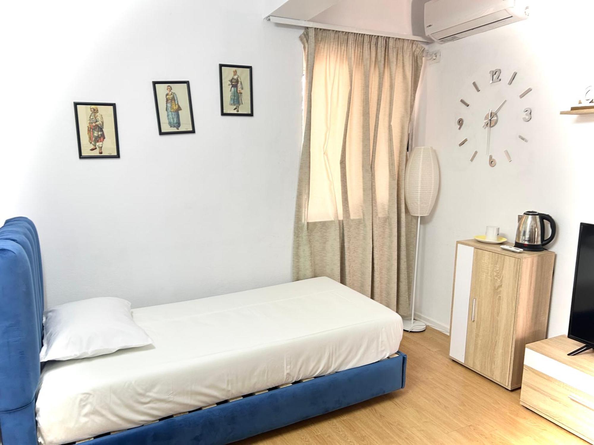 Budget Retreat Tirana & Studios Экстерьер фото