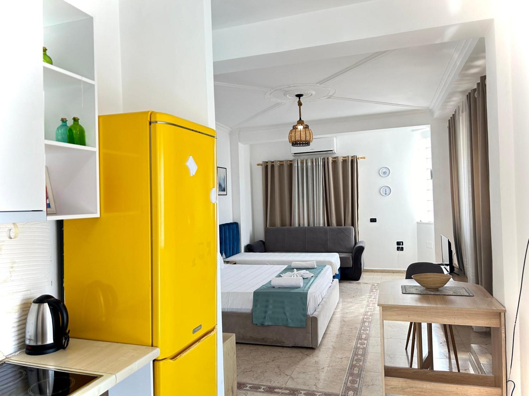 Budget Retreat Tirana & Studios Экстерьер фото