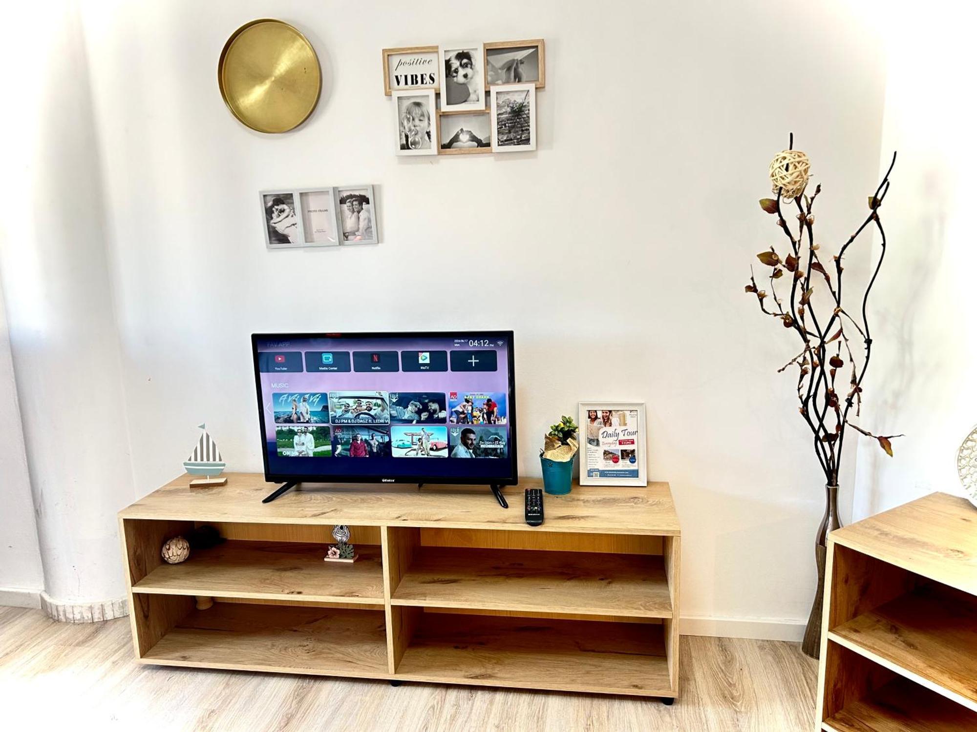 Budget Retreat Tirana & Studios Экстерьер фото